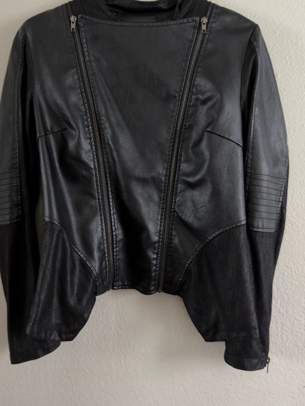 Comme USA Black Leather Zip-Front Women's Jacket